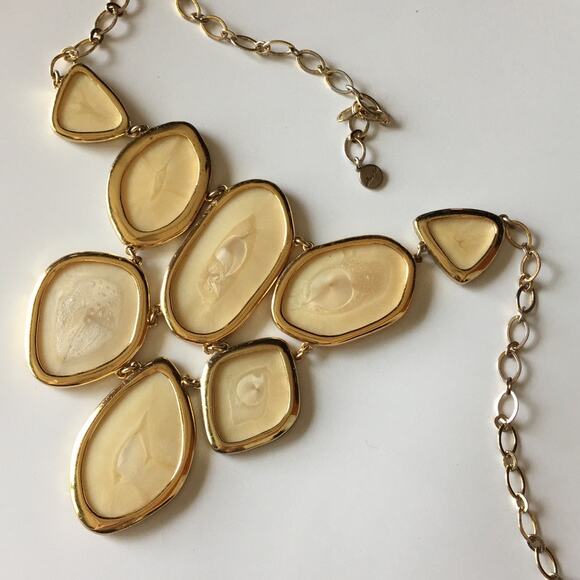 Stella & Dot Fiona Bib Necklace - gold tone, rhinestone, pearlescent - Picture 13 of 14